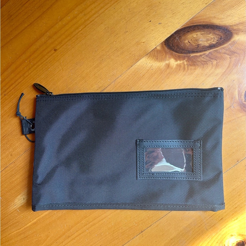 Heavy Vinyl HUSKY Black Bag with ID Window